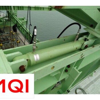 Customised Hydraulic Thrust Cylinder with Spherical Bearing Mounting
